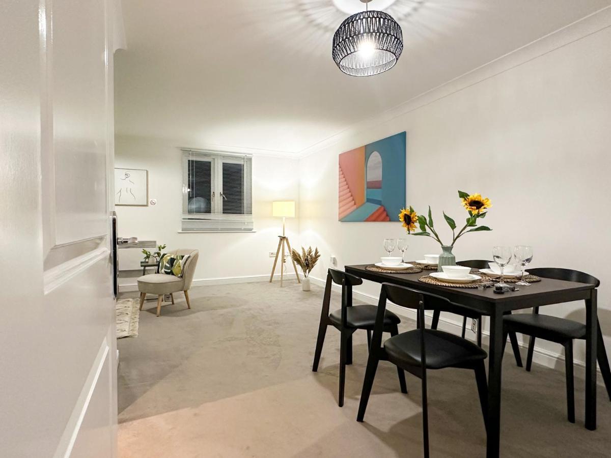 Luxury 2 Bedroom City Centre Apartment - Secure Parking - Amazing Location! 캔터베리 외부 사진