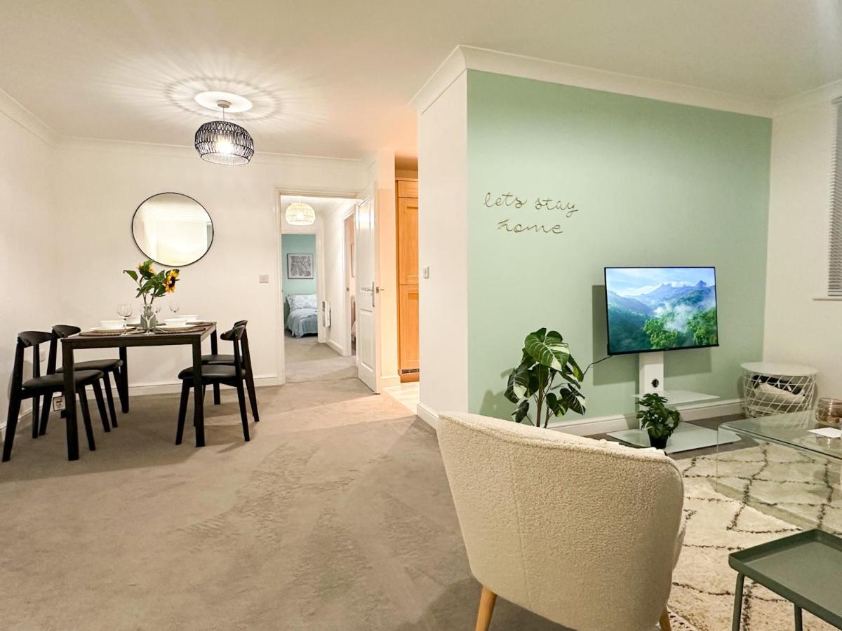 Luxury 2 Bedroom City Centre Apartment - Secure Parking - Amazing Location! 캔터베리 외부 사진