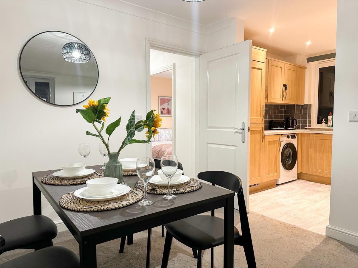 Luxury 2 Bedroom City Centre Apartment - Secure Parking - Amazing Location! 캔터베리 외부 사진