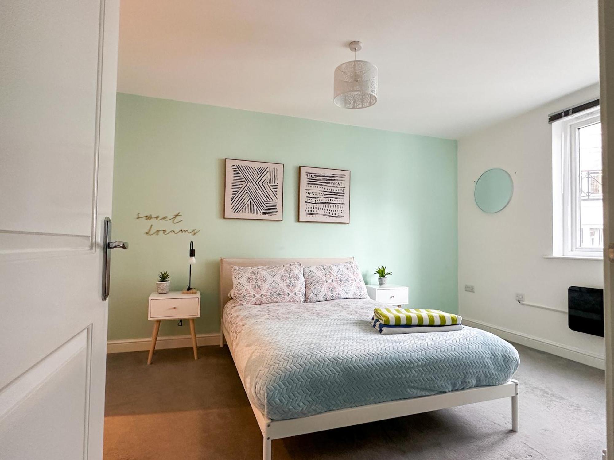 Luxury 2 Bedroom City Centre Apartment - Secure Parking - Amazing Location! 캔터베리 외부 사진