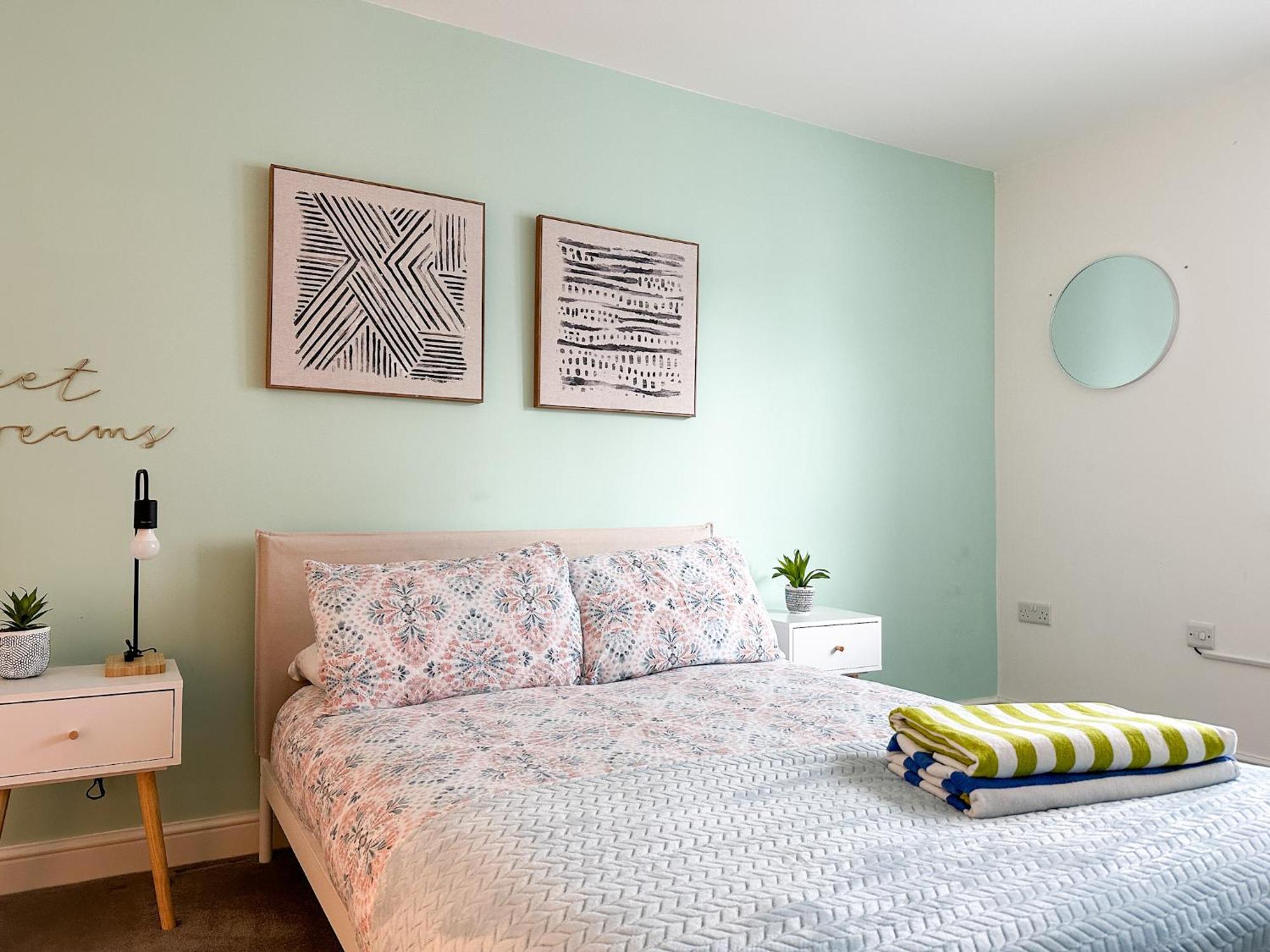 Luxury 2 Bedroom City Centre Apartment - Secure Parking - Amazing Location! 캔터베리 외부 사진